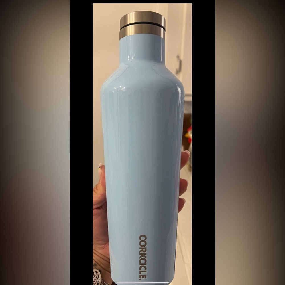 Nwt travis matthew corkcicle bottle